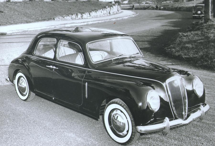  Lancia Aurelia 1950 года  (фото 6 из 15)
